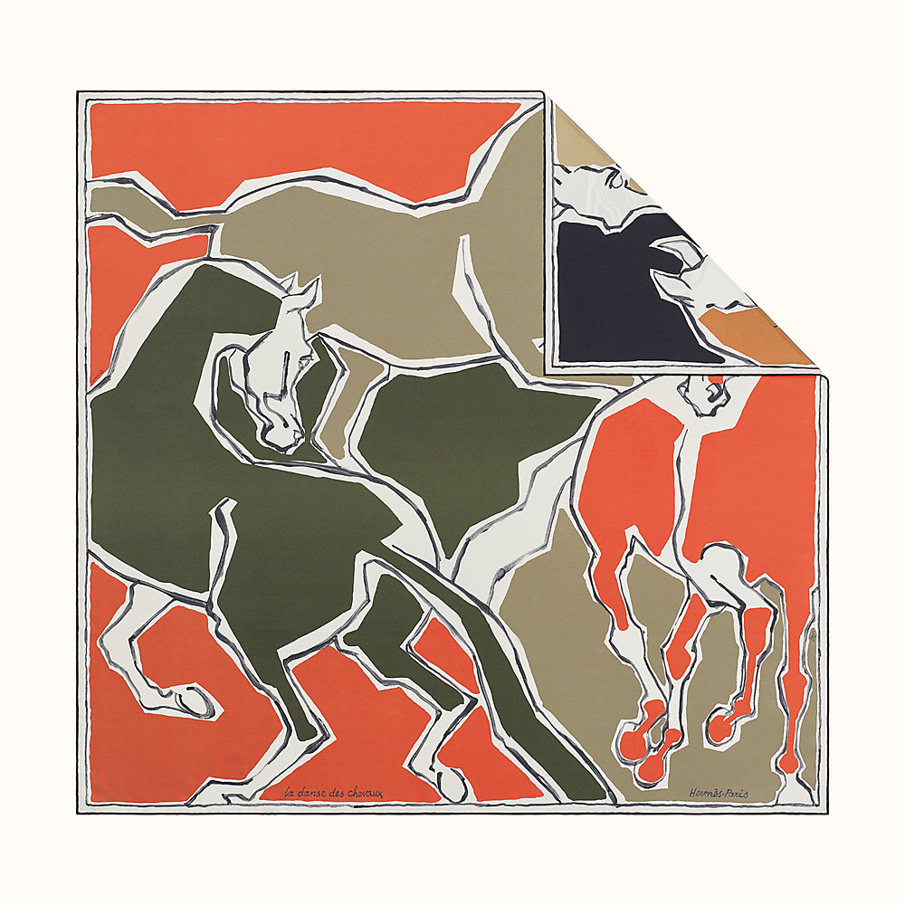 Foulard Hermès “Chevaux En Camouflage” – Cachemire Et Soie, Motif Camouflage, Couleur Marron